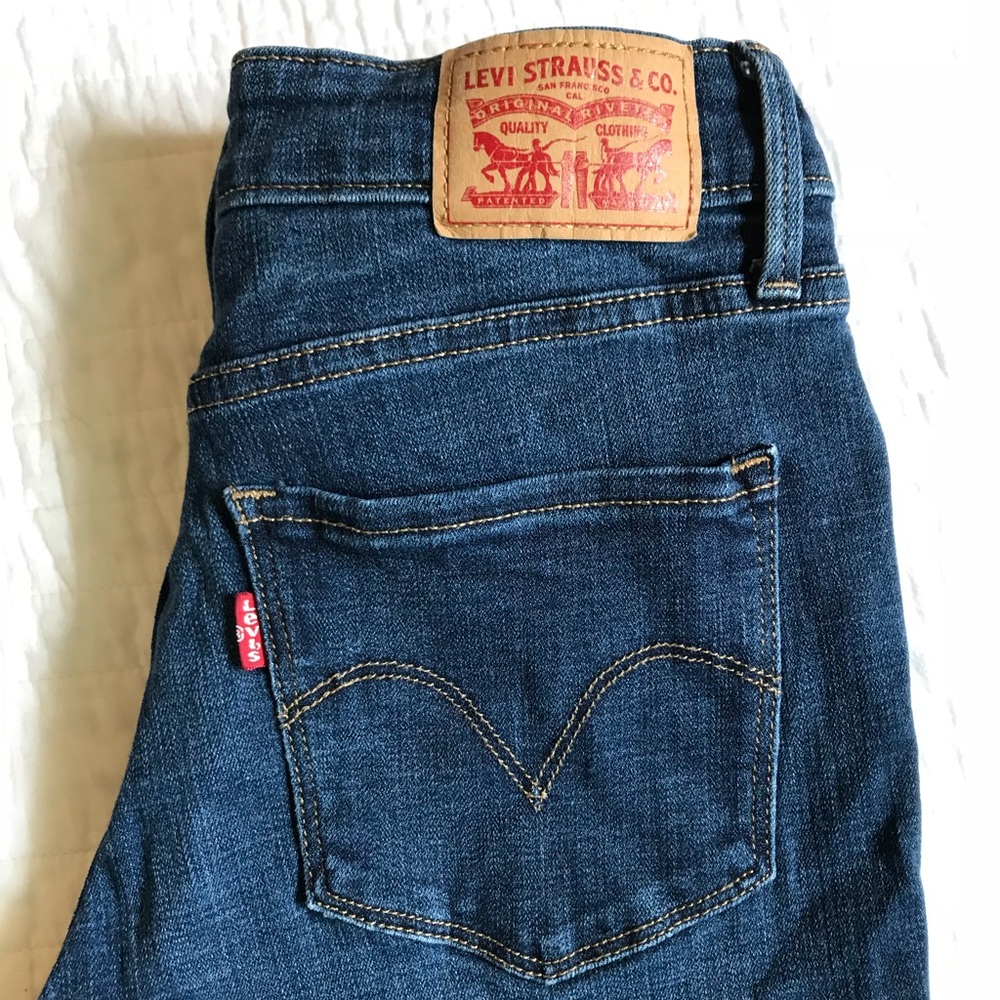 Levi mid-rise skinny jeans